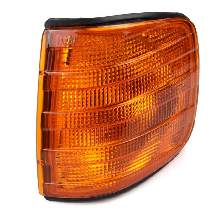 Mercedes Turnsignal Light – Driver Side (Amber) 0008208521 – URO Parts 0008208521