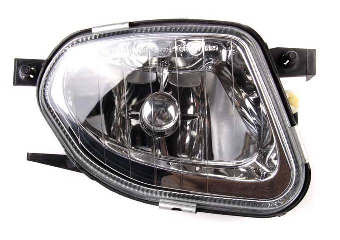 Mercedes Foglight Assembly – Passenger Side 2118200656 – Hella 008275041