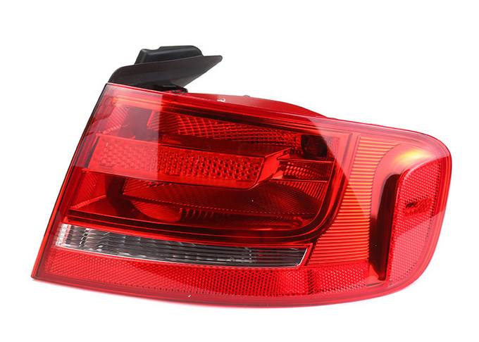 Audi Tail Light Assembly – Passenger Side Outer 8K5945096E – Hella 009686121