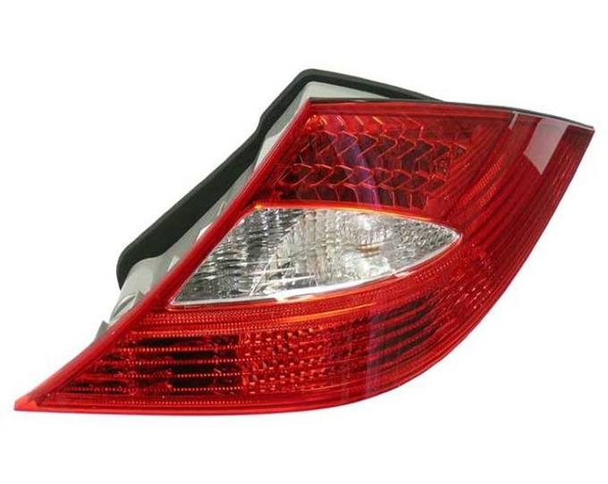 Mercedes Tail Light – Passenger Right 2198200264 – ULO 10132002