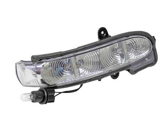 Mercedes Turnsignal Light Assembly – Front Passenger Side 2038201421 – ULO 1038002