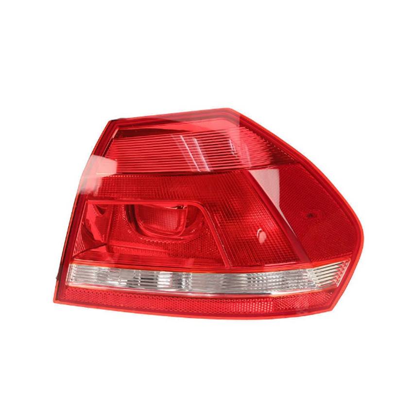 Tail Light Assembly – Passenger Side (Outer) (Halogen) (Red – Clear)