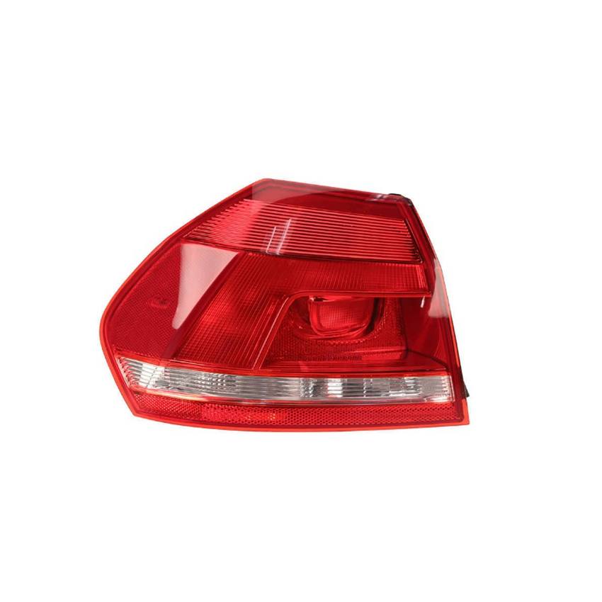 Tail Light Assembly – Driver Side (Outer) (Halogen) (Red – Clear)