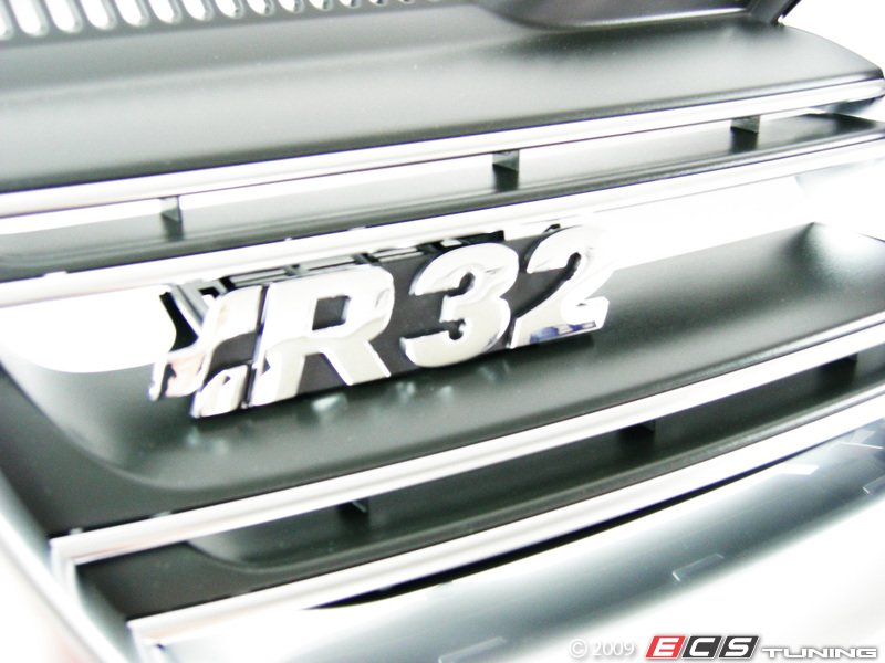 R32 Grille Assembly - Aluminum Look