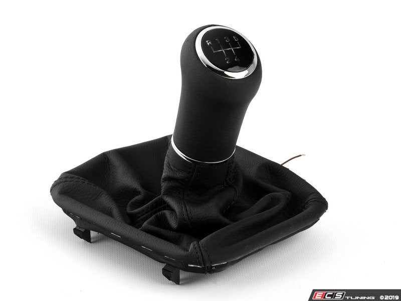 Illuminated Shift Knob With Integrated Boot