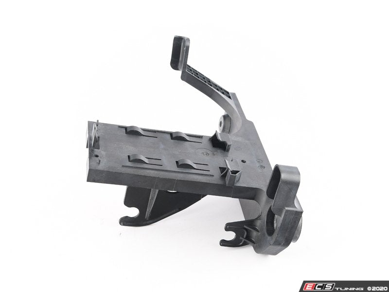 Power Steering Fluid Container Bracket