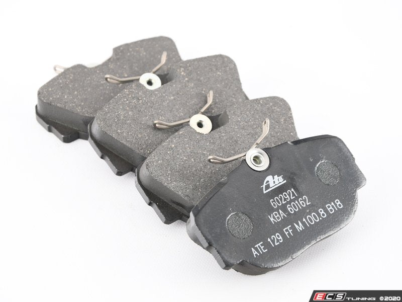 E30 Front Brake Pad Set