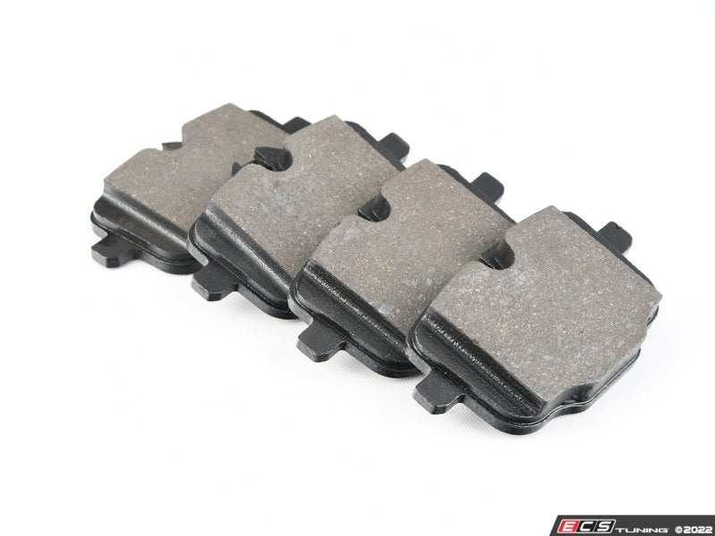 Rear Premium Low-Met Brake Pad Set