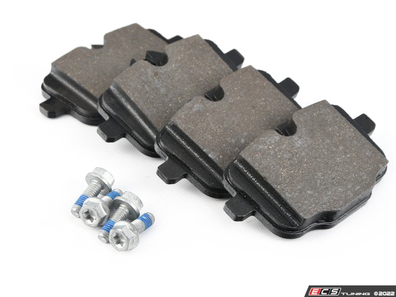 Rear Premium Low-Met Brake Pad Set