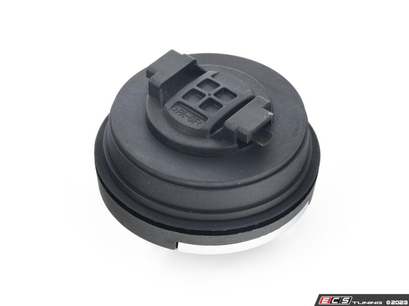 R8 Caps & Black Washer Fluid Reservoir Cap Set