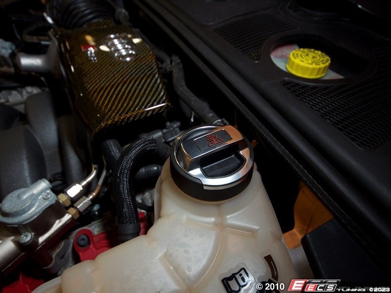 R8 Caps & Black Washer Fluid Reservoir Cap Set