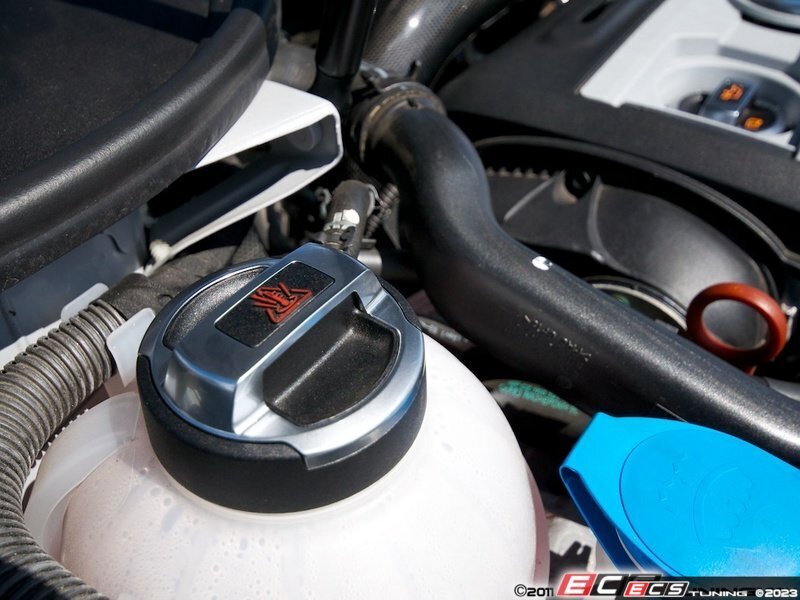 R8 Caps & Black Washer Fluid Reservoir Cap Set