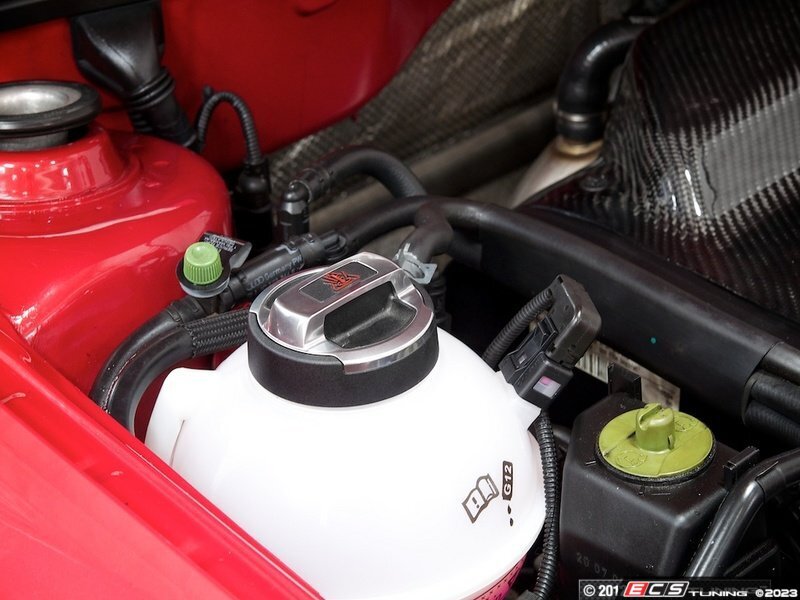 R8 Caps & Black Washer Fluid Reservoir Cap Set