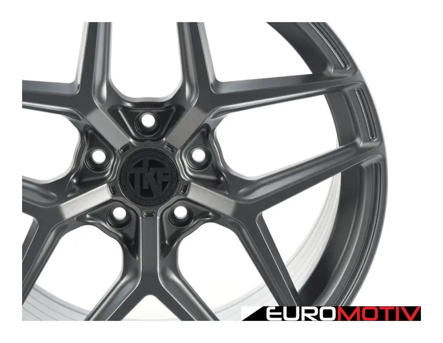 19’ Tekniform Style 013 - Staggered Set Of Four