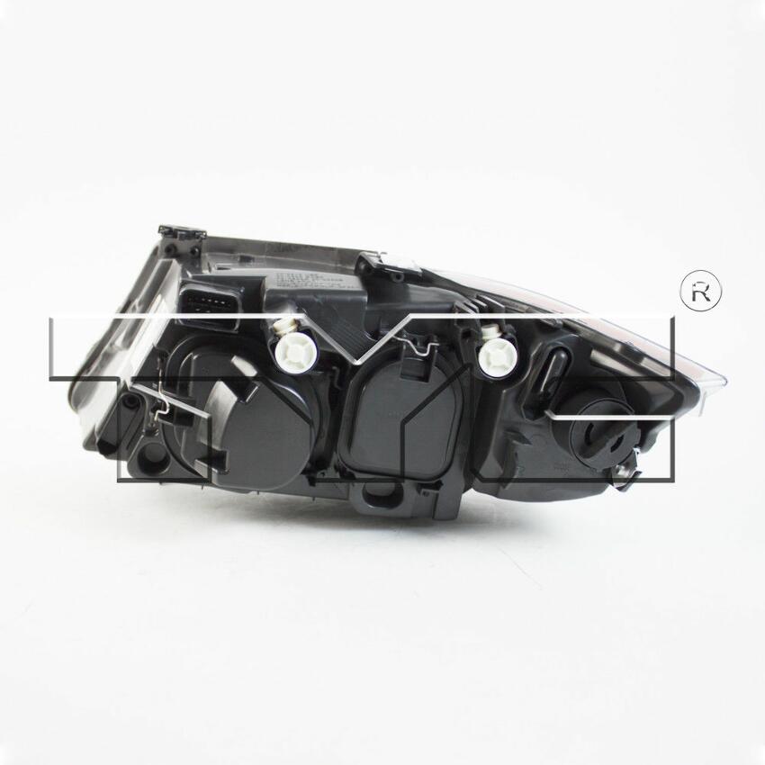 BMW Headlight Assembly – Passenger Side (Halogen) (NSF) 63116942726 – TYC 206975001