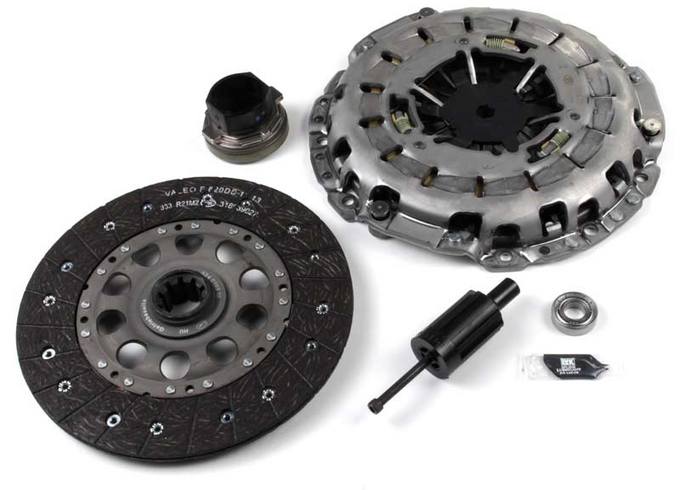 BMW Clutch Kit (3 Piece) 21217528209 – Luk 6243658000