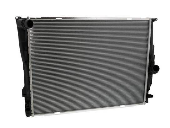 BMW Radiator (Auto Trans) 17117562079 – Denso 2219405