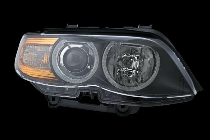 BMW Headlight Assembly – Passenger Side (Halogen) (Clear Turnsignal) 63127164444 – Hella 224486241