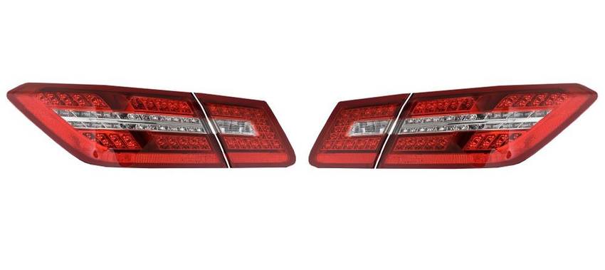 Mercedes Tail Light Kit – Driver and Passenger Side Inner and Outer (LED) 2079060458 – ULO 2858338KIT