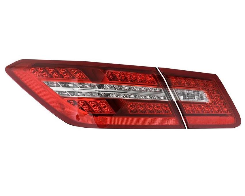 Mercedes Tail Light Set – Driver Side Inner and Outer (LED) 2079060358 – ULO 2858341KIT