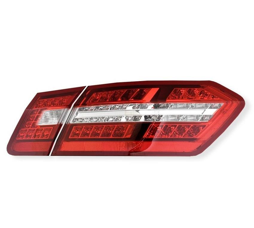 Mercedes Tail Light Set – Passenger Side Inner and Outer (LED) 2129060858 – ULO 2858404KIT