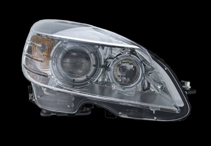 Mercedes Headlight Assembly – Passenger Side (Xenon) 2048203239 – Hella 354422221