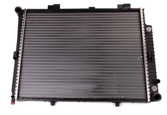 Mercedes Radiator (w/ Auto Trans) 210500710364 – Behr 376710234