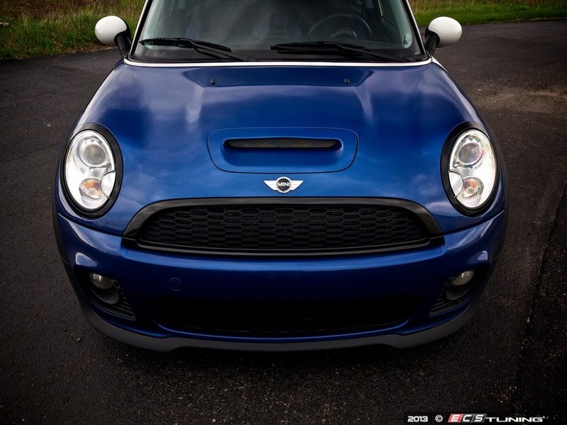 Upper Grille Trim - Gloss Black