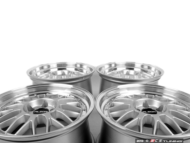 18" Style 881 Wheels - Staggered Set Of Four