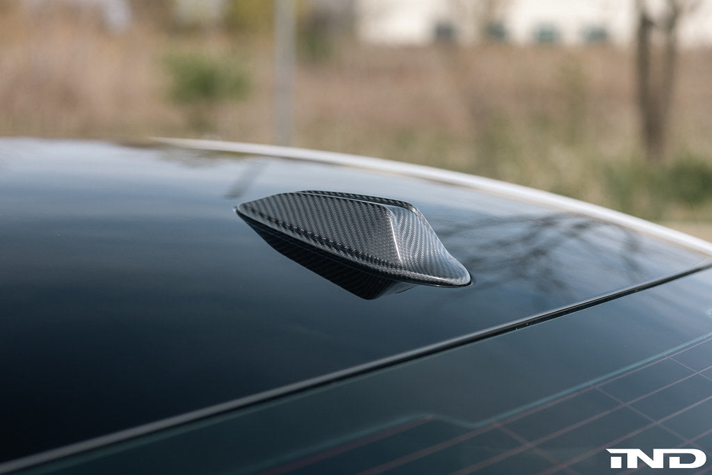 AutoTecknic G-Chassis LCI Dry Carbon Roof Antenna - 2023+ 2x2 weave