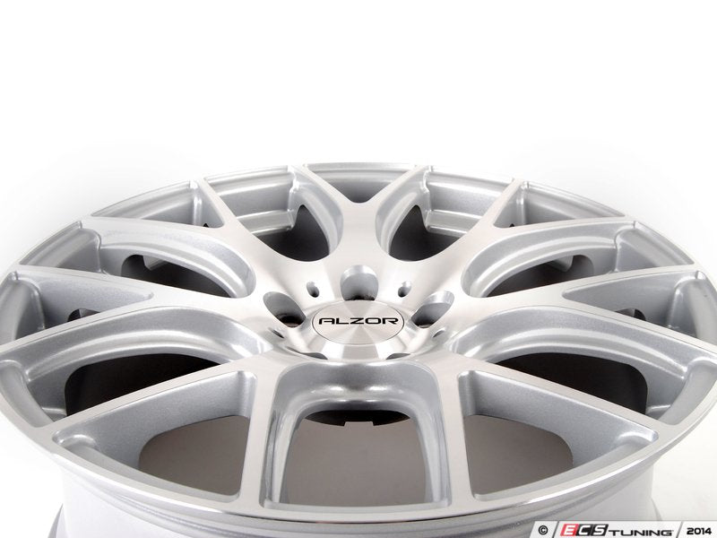 18" Style 040 Wheels - Set Of Four