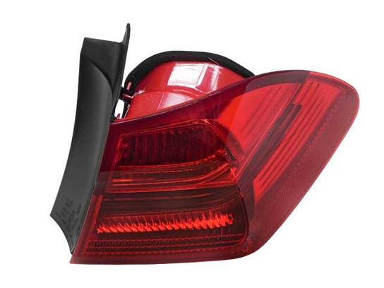 Tail Light Assembly – Passenger Side Outer