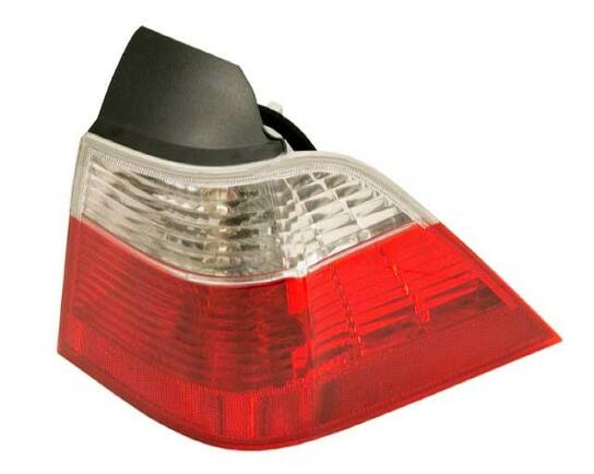 Tail Light Assembly – Passenger Side (w/ Clear Turnsignal Lens)