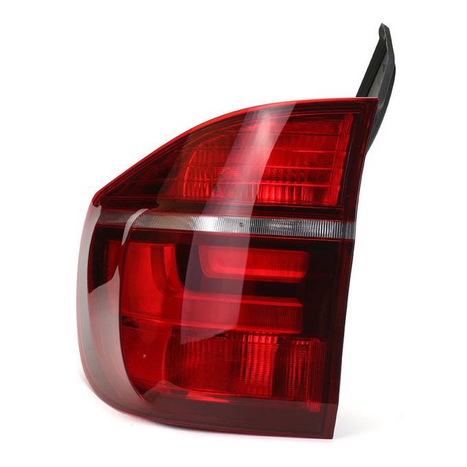 Tail Light Assembly – Driver Side Outer