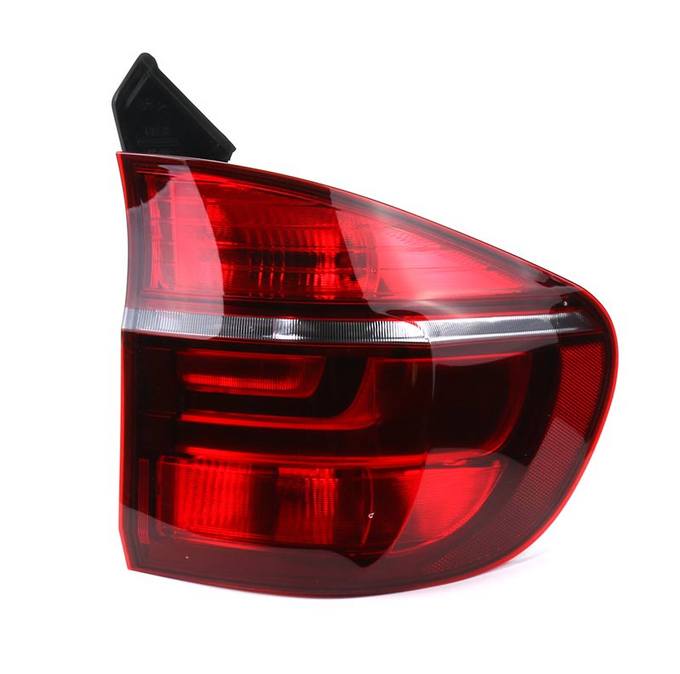 Tail Light Assembly – Passenger Side Outer