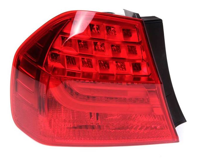 Tail Light Assembly – Driver Side Outer