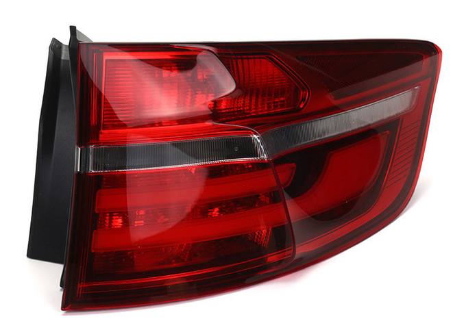 Tail Light Assembly – Passenger Side Outer