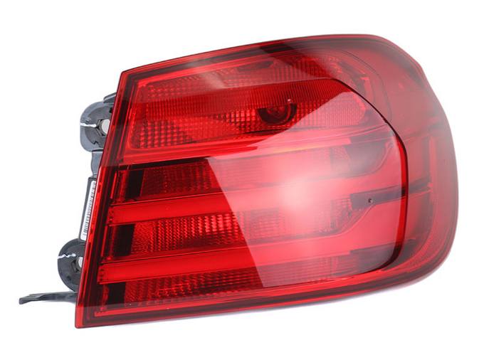 Tail Light Assembly – Passenger Side Outer