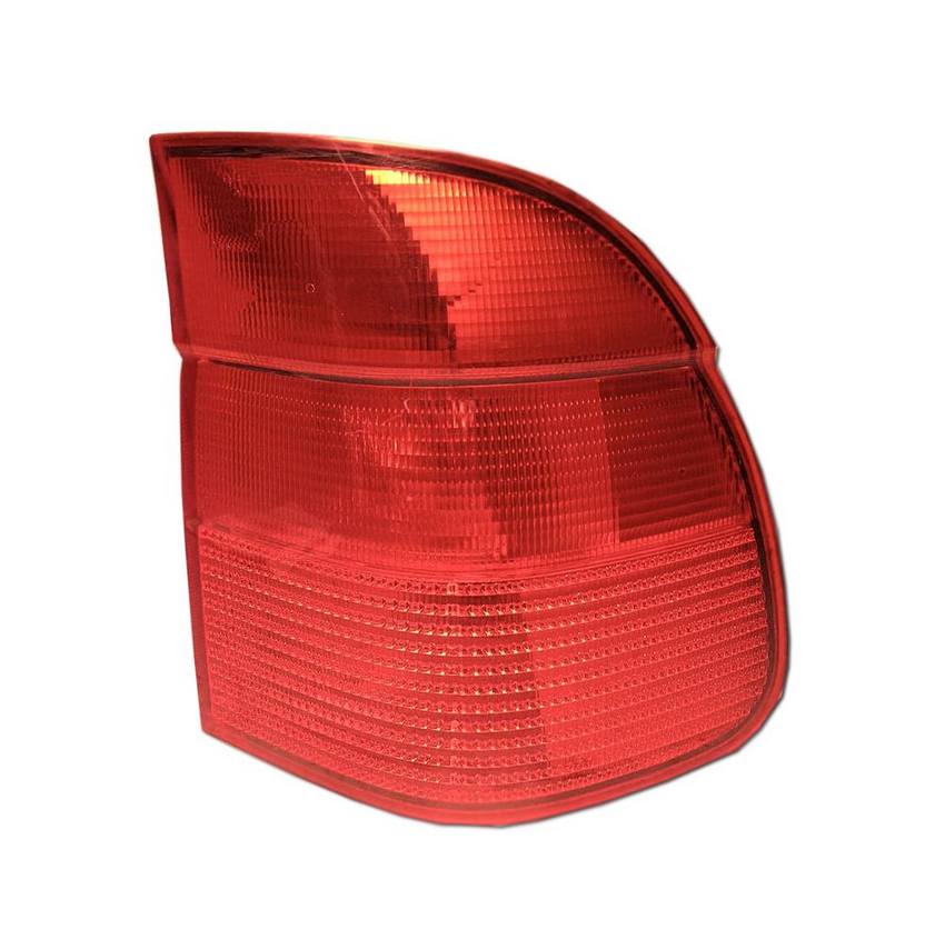 Tail Light Assembly – Passenger Side Outer