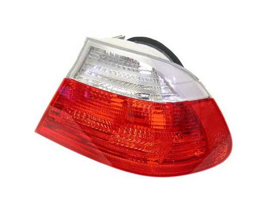 BMW Tail Light Assembly – Passenger Side Outer (w/ Clear Turnsignal) 63218383826 – ULO 685204