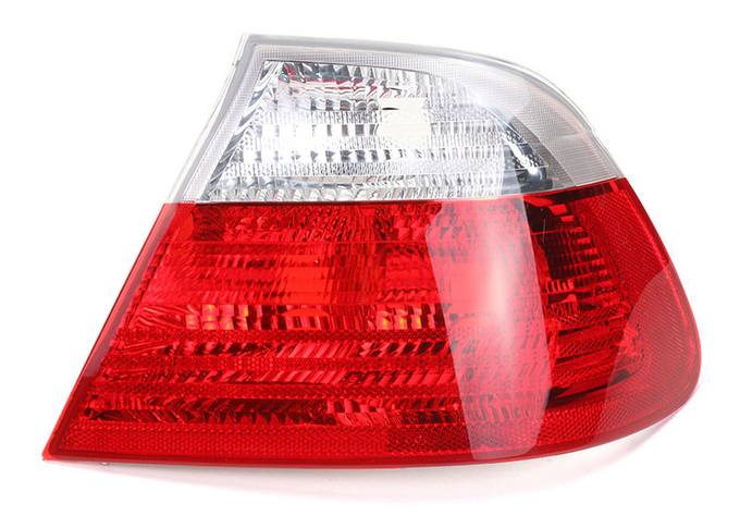 BMW Tail Light Assembly – Passenger Side Outer (w/ Clear Turnsignal) 63218384844 – ULO 685504