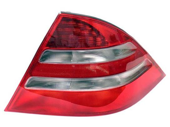 Mercedes Tail Light Assembly – Passenger Side 2208200266 – ULO 686802