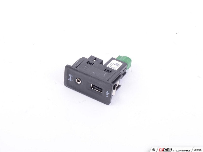 USB/Aux-In Connection