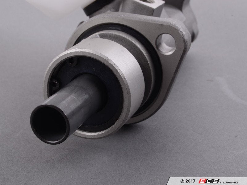 Brake Master Cylinder - With Reservoir (22.2mm Diameter)