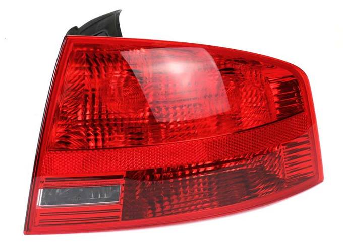 Audi Tail Light Assembly – Passenger Side 8E5945096A – Hella 965037081