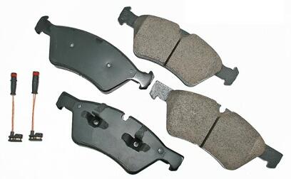 Mercedes Disc Brake Pad Set – Front (Ceramic) (EURO) 164420262064 – Akebono Euro Ultra-Premium EUR1123