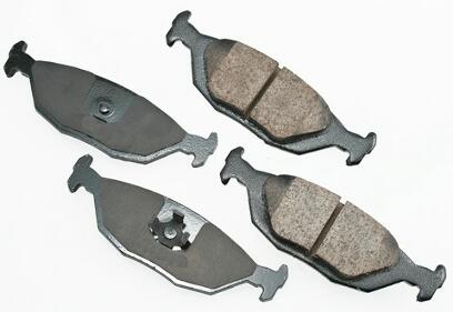 SAAB Disc Brake Pad Set – Rear 32017602 – Akebono Euro Ultra-Premium EUR322