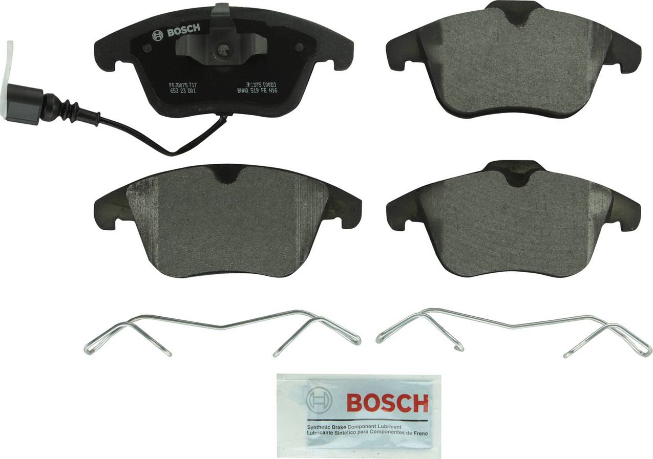 Audi Volkswagen Disc Brake Pad and Rotor Kit – Front (312mm) (Drilled) (Semi-Metallic) – Bosch QuietCast 5Q0615301F