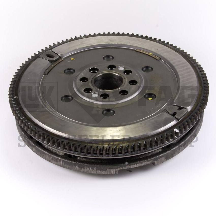 BMW Clutch Flywheel DMF015 – LuK