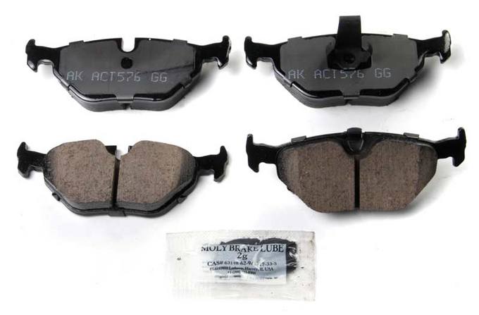 BMW Disc Brake Pad Set – Rear 34216761281 – Akebono Euro Ultra-Premium EUR1239